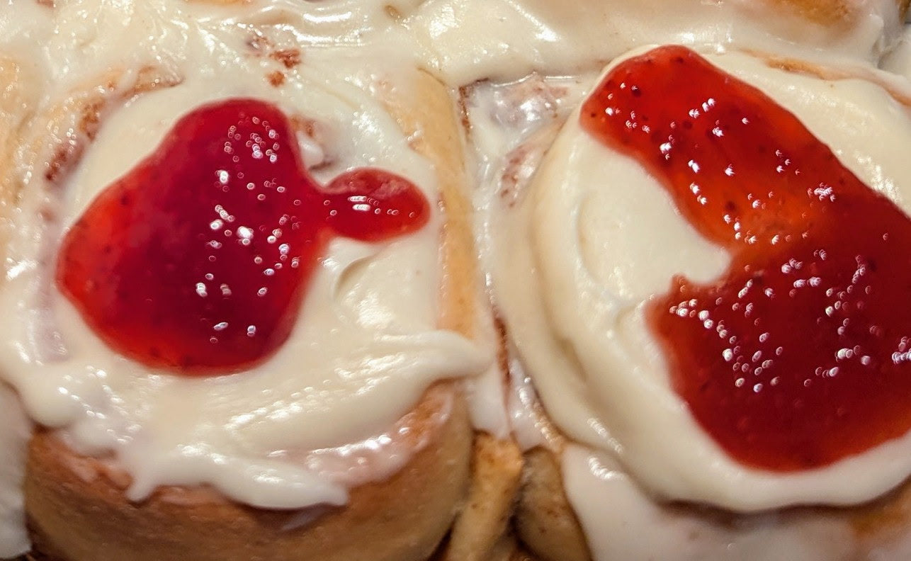Strawberry Earl Grey Cinnamon Rolls - 5 Pack
