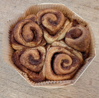 Cinnamon Rolls with Cream Cheese Icing - 5 singles served in our classic wooden tray