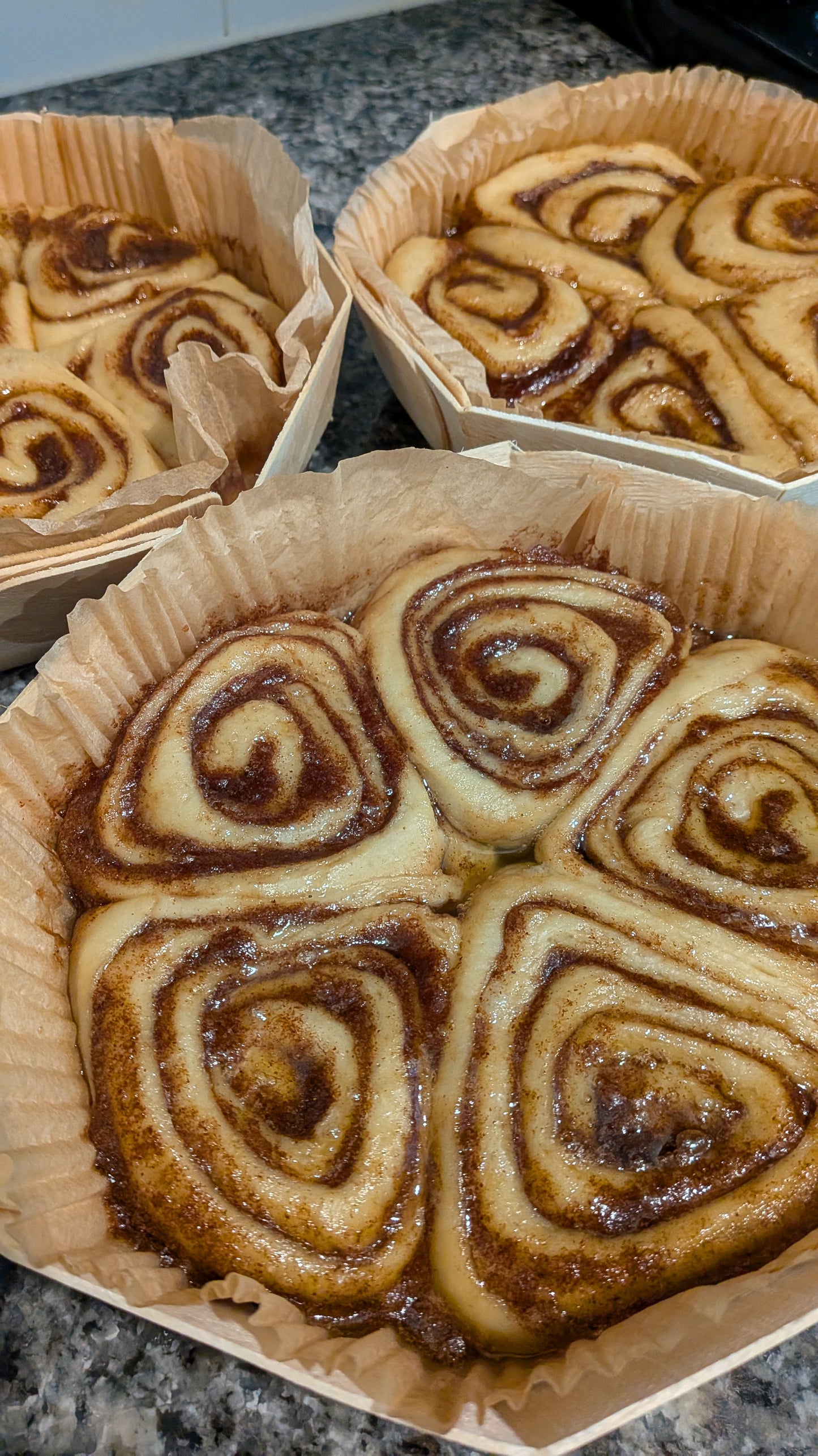 Cinnamon Rolls with Cream Cheese Icing - 5 singles served in our classic wooden tray