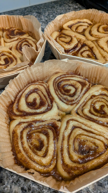 Cinnamon Rolls with Cream Cheese Icing - 5 singles served in our classic wooden tray